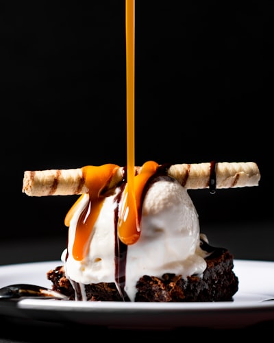 dessert dish